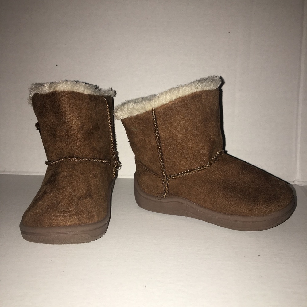 Brown furry toddler boots size 4 garanimals
